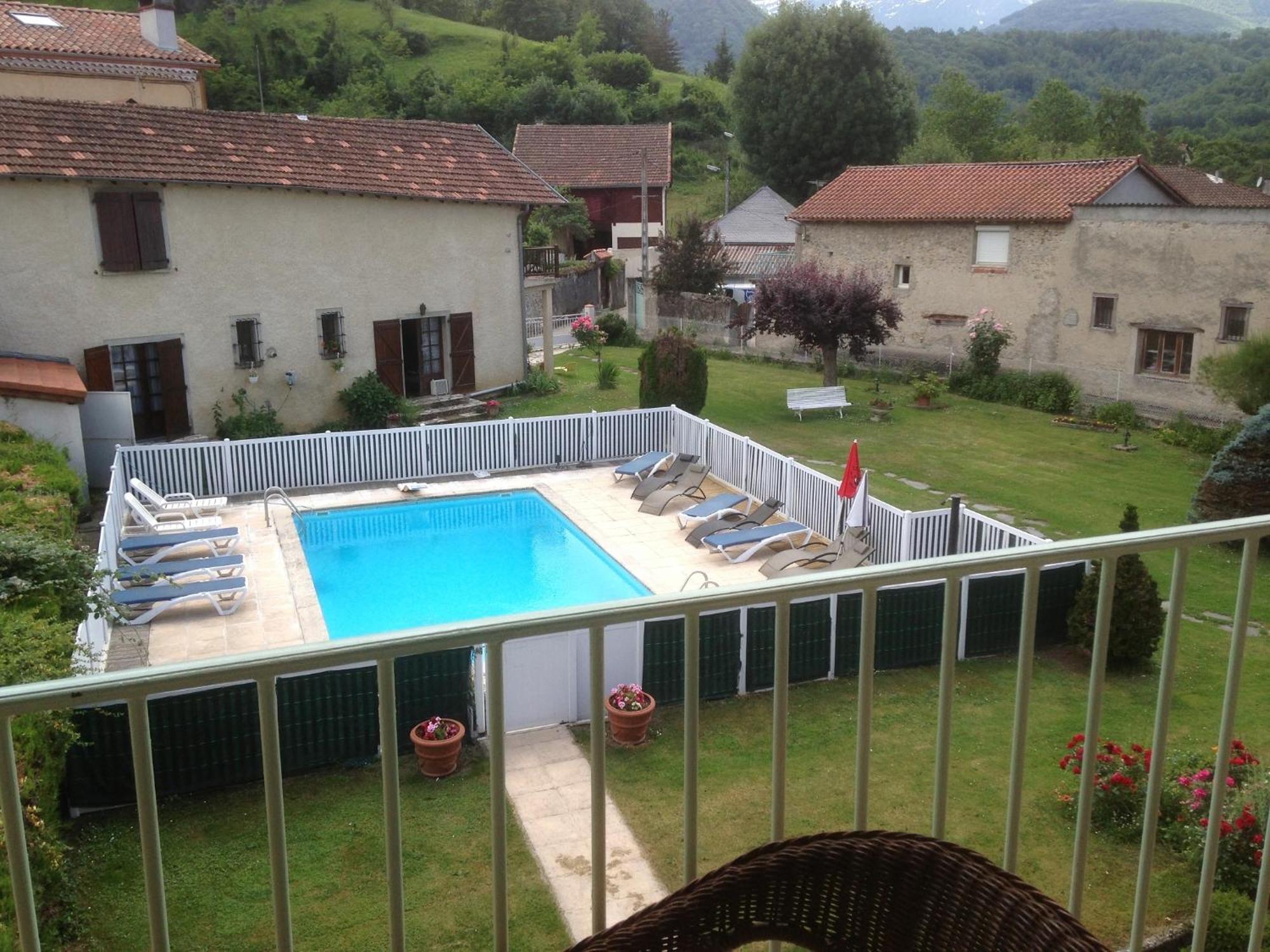 De La Poste 2* Oust